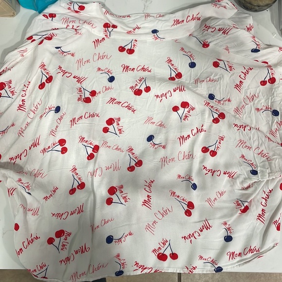 Cropped Mon Cheri shirt with button up & tie up bottom. Slightly worn, no damage - Picture 3 of 3